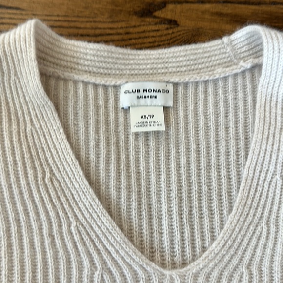 Club Monaco Cashmere Sweater - Picture 2 of 3